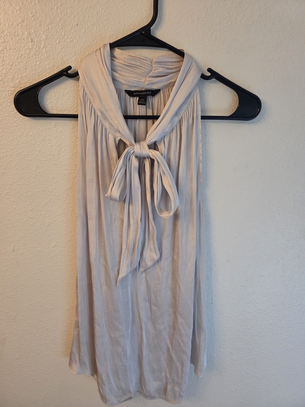 Banana Republic Beige Tie-Neck Sleeveless Top